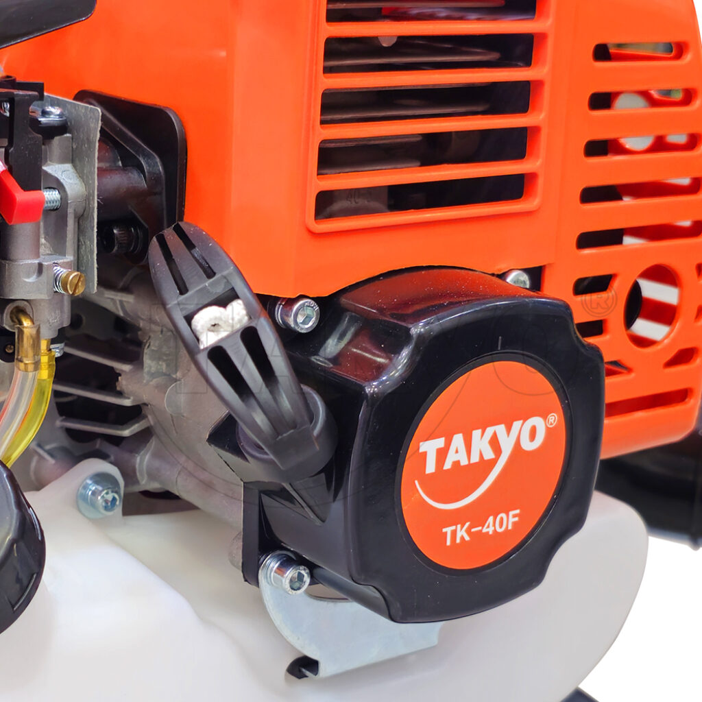 Động cơ của máy thổi lá Takyo TK 40F